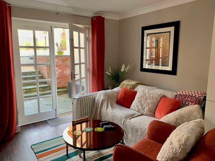 1 Bedroom Apartment To Rent In Royles Square, Aldery Edge, SK9