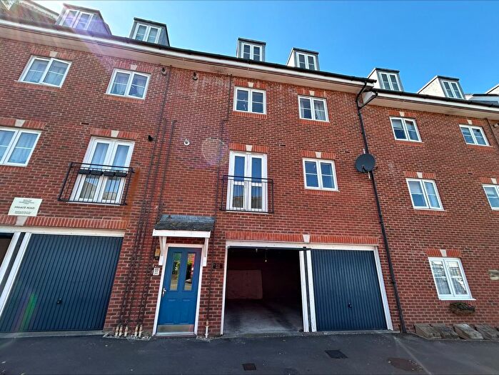 2 Bedroom Flat To Rent In Poets Way, Dorchester, DT1