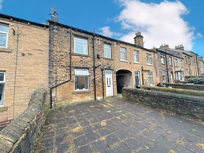 1 Bedroom Terraced House For Sale In New Hey Road, Huddersfield, HD3