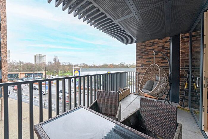 2 Bedroom Flat For Sale In Plough Lane, London, SW17
