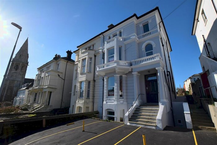 2 Bedroom Flat To Rent In Pevensey Road, St. Leonards-On-Sea, TN38