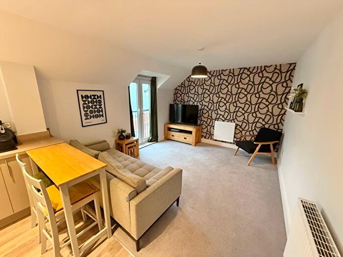 1 Bedroom Flat For Sale In Bramley Road, Aylesbury, HP18