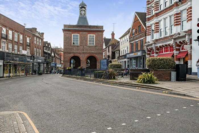 1 Bedroom Flat To Rent In High Street, Reigate, RH2