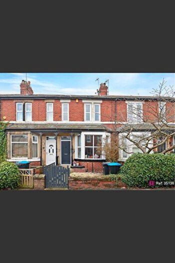 3 Bedroom Terraced House For Sale In The Avenue, Harrogate, HG1