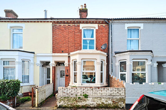 3 Bedroom Terraced House For Sale In Avenue Road, Gosport, Hampshire, PO12