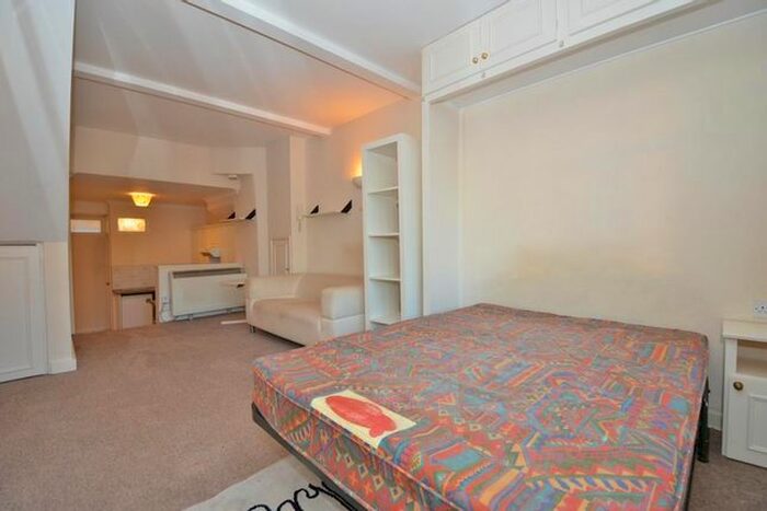 Studio To Rent In Hillingdon Hill, Hillingdon, UB10