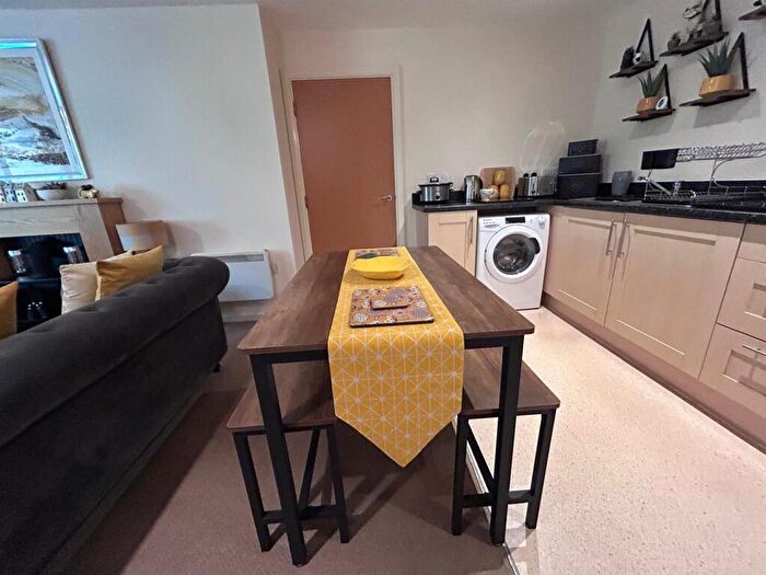 2 Bedroom Apartment To Rent In Hollins Bank Ct, Bolton Road, Blackburn, BB2