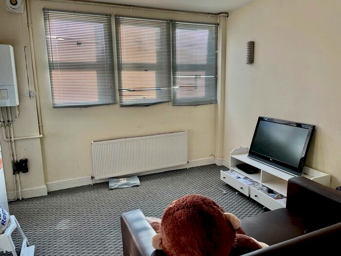 2 Bedroom Flat To Rent In Acton Lane, Harlesden, NW10