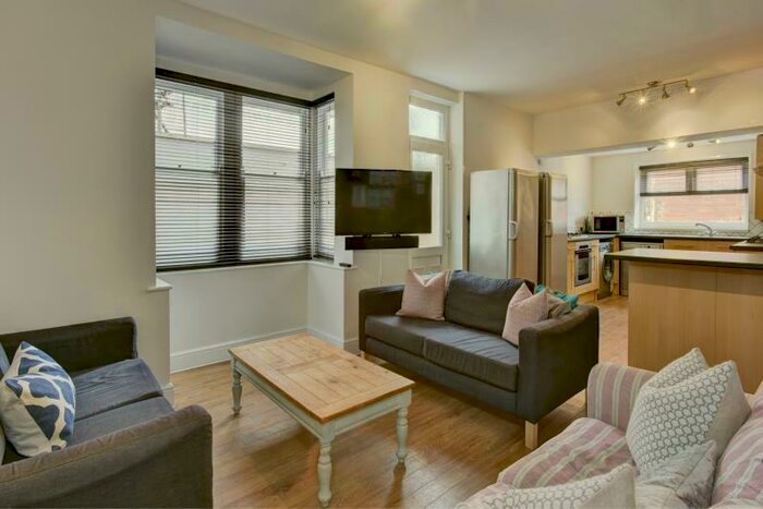 8 Bedroom Terraced House To Rent In Monks Road, Exeter, EX4