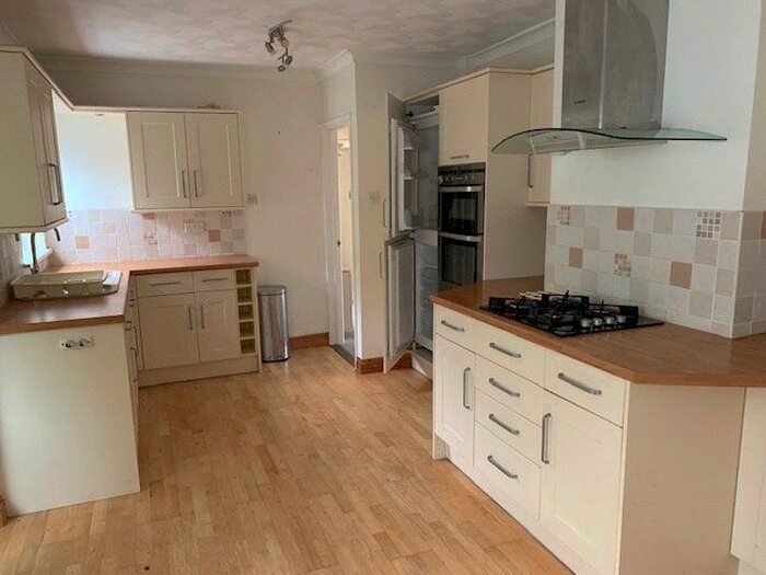 3 Bedroom Bungalow To Rent In The Bungalows, Sunrising, Looe, Cornwall PL13