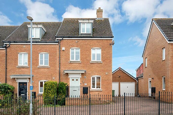 3 Bedroom Town House For Sale In Winterton Close, Stamford, PE9