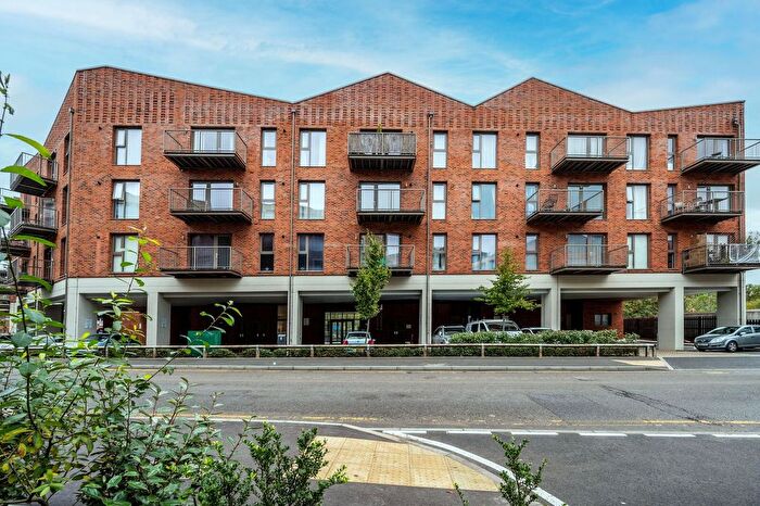 2 Bedroom Flat To Rent In Wey Corner, Guildford, GU1