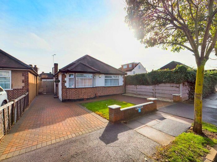 2 Bedroom Detached Bungalow To Rent In Edwards Avenue, Ruislip, HA4