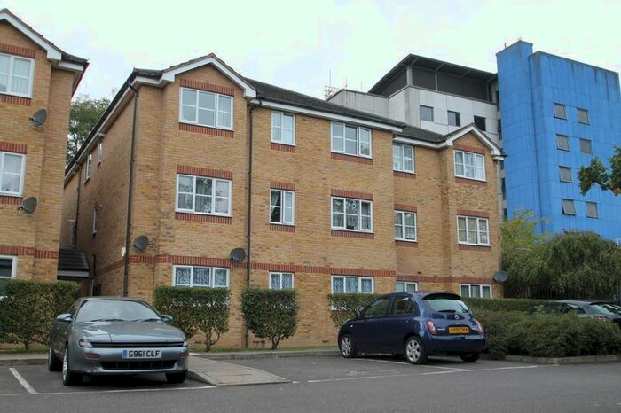 1 Bedroom Flat To Rent In Turner Close, Wembley, HA0