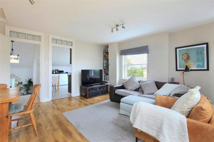 2 Bedroom Flat To Rent In Liston Road, Clapham, SW4