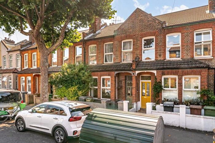3 Bedroom House To Rent In Boundary Road, Walthamstow, E17