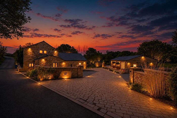 7 Bedroom Detached House For Sale In Bury Old Road, Ramsbottom, Bury, BL0