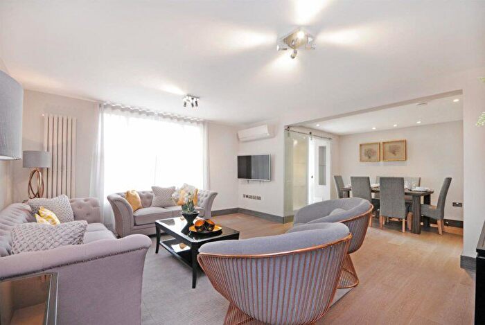 3 Bedroom Apartment To Rent In Boydell Court, St. Johns Wood Park, St. Johns Wood, NW8
