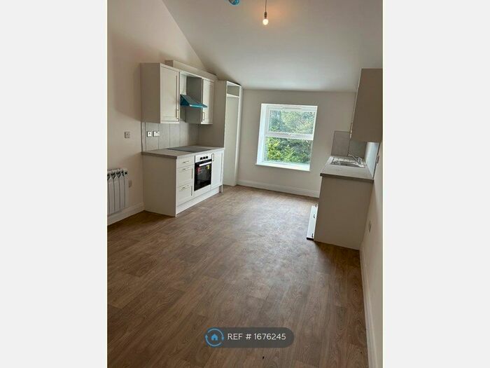 2 Bedroom Flat To Rent In Bury Road, Rawtenstall, Rossendale, BB4