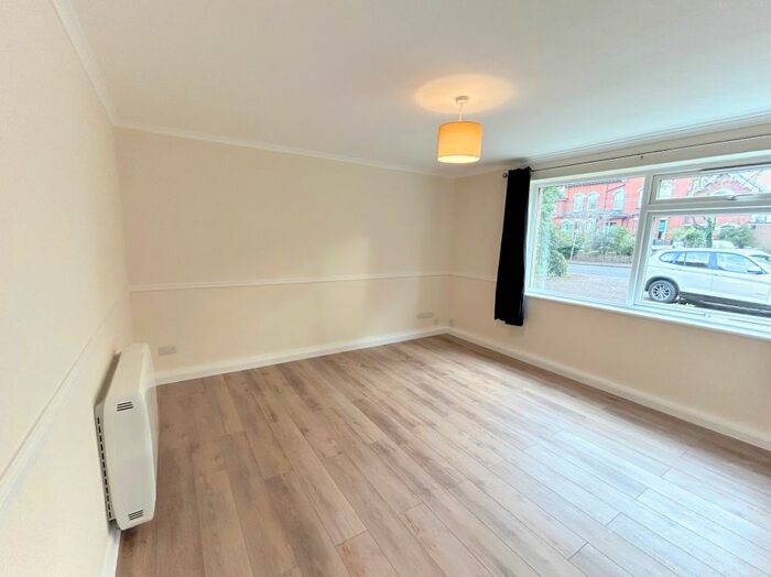 1 Bedroom Flat To Rent In Worcester Road, Sutton, SM2