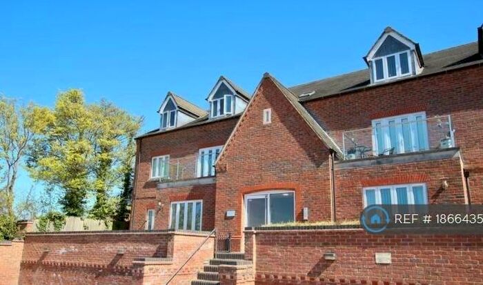 2 Bedroom Flat To Rent In Valeview House, Cotgrave, Nottingham, NG12
