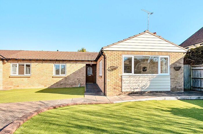 3 Bedroom Semi-Detached Bungalow For Sale In Tanglewood, Chichester, PO19