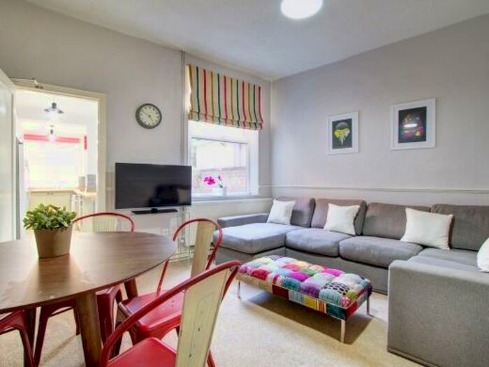 5 Bedroom Terraced House To Rent In Grove Road, Nottingham, NG7