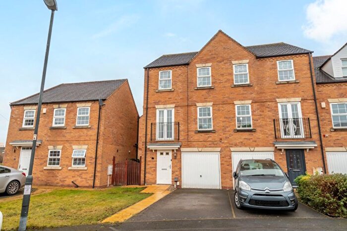 4 Bedroom Town House For Sale In Didsbury Close, York, YO30