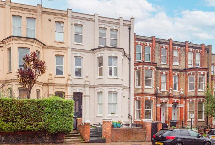 2 Bedroom Flat For Sale In Fortune Green Road, West Hampstead, London, NW6