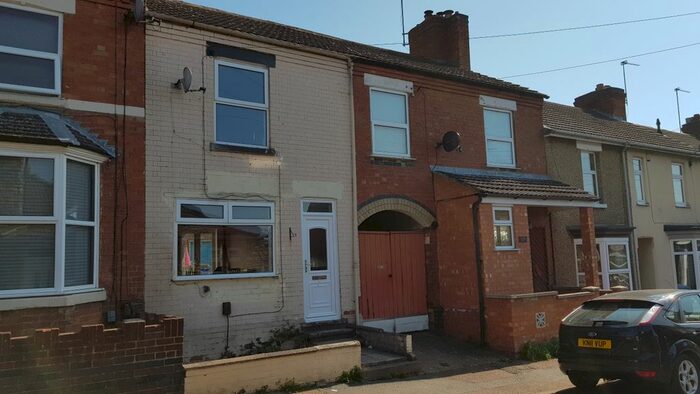 3 Bedroom Terraced House To Rent In Park Road, Rushden, NN10