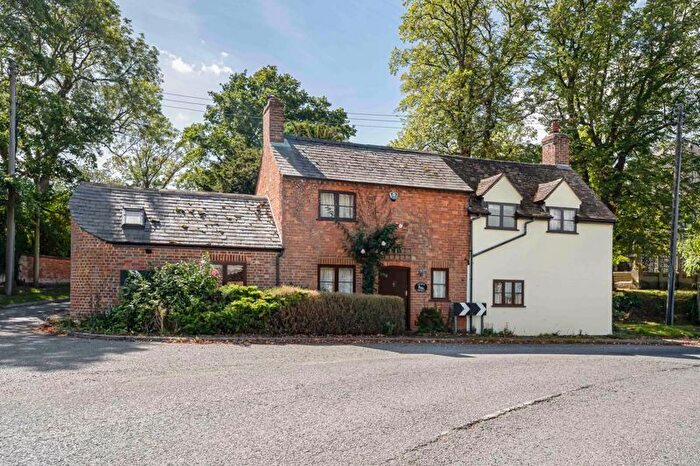 3 Bedroom Cottage For Sale In Newport Road, Moulsoe, MK16