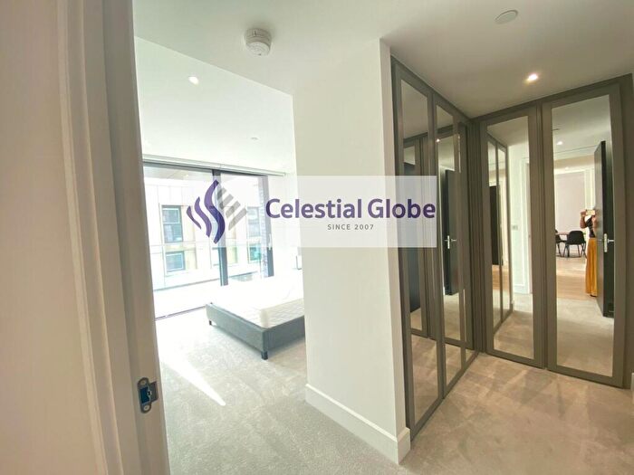 2 Bedroom Flat To Rent In Neroli House, Piazza Walk, Tower Hamlets, London, E1