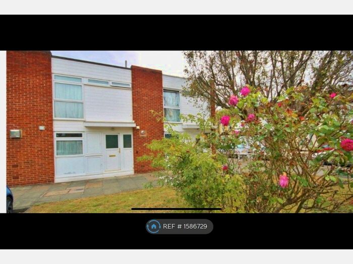 3 Bedroom Terraced House To Rent In Brierley Close, London, SE25
