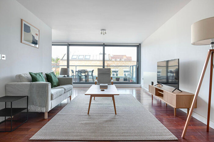 2 Bedroom Apartment To Rent In Redchurch Street, London, E2