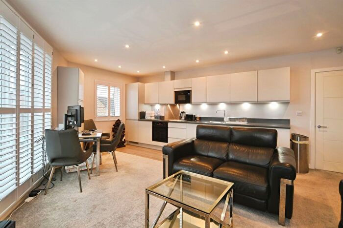 2 Bedroom Flat For Sale In St. Albans Road, Watford, WD24