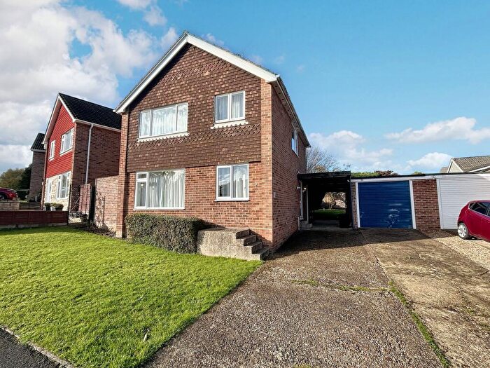 3 Bedroom Detached House For Sale In Overbrook, Hythe, SO45