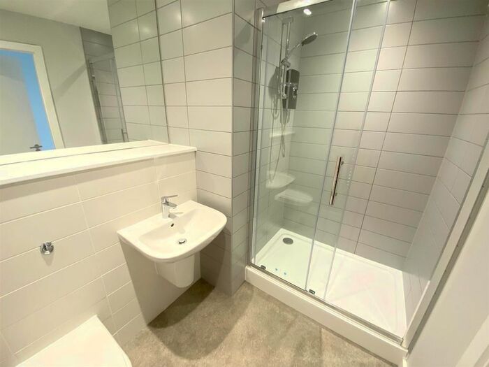 2 Bedroom Flat To Rent In Sky Gardens, Crosby Road North, Waterloo, Liverpool, L22