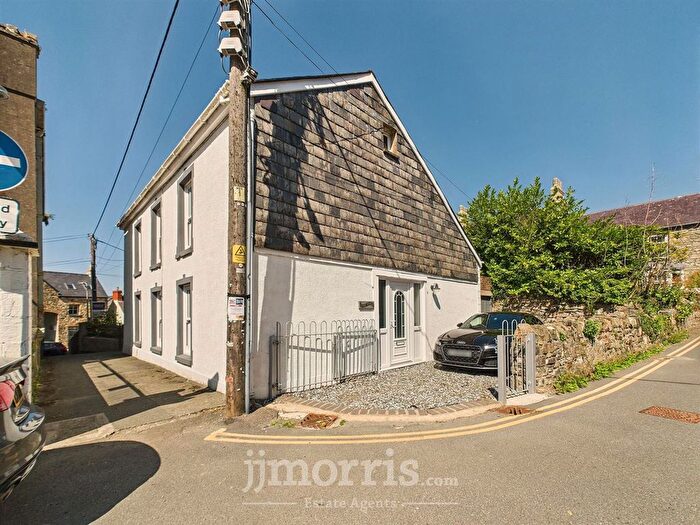 3 Bedroom Detached House For Sale In Upper West Street, Newport, SA42