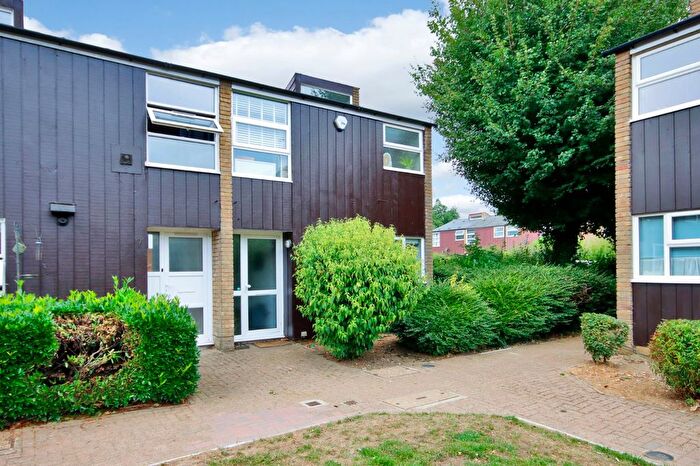 3 Bedroom End Of Terrace House For Sale In Millfield, New Ash Green, Kent, DA3