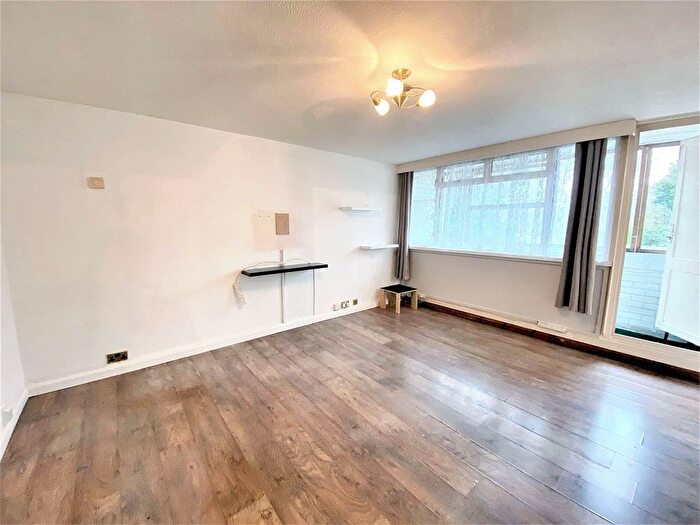 1 Bedroom Flat To Rent In Heritage Close, Uxbridge, UB8
