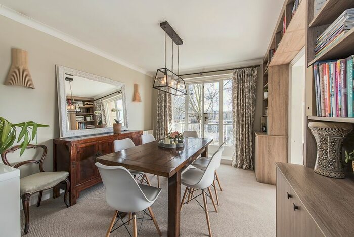 2 Bedroom Flat To Rent In Lower Sloane Street, London, SW1W