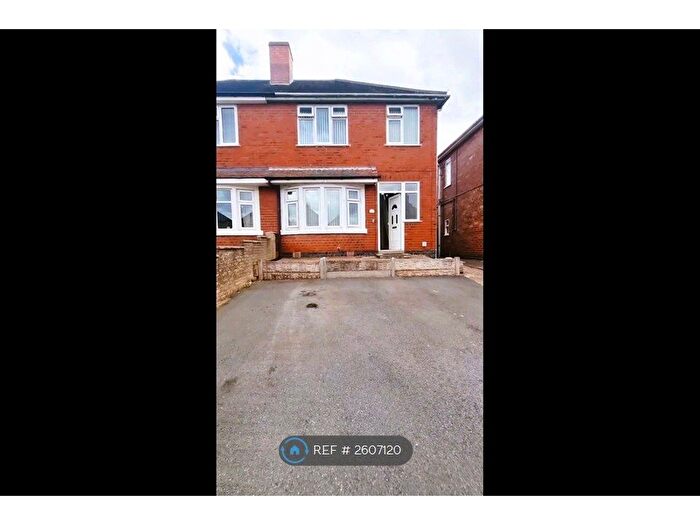 3 Bedroom Semi-Detached House To Rent In Greenwood Road, Burton-On-Trent, DE15