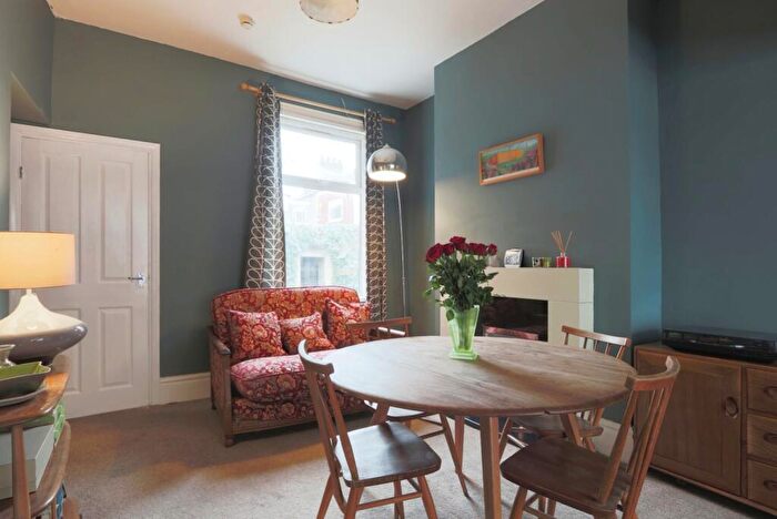 3 Bedroom End Of Terrace House For Sale In De Grey Street, Hull, HU5