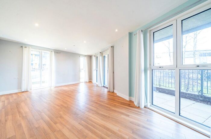 2 Bedroom Flat For Sale In Hatton Road, Wembley, HA0
