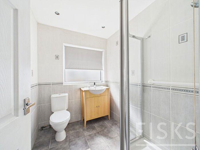 2 Bedroom Bungalow For Sale In Cedar Road, Benfleet, SS7