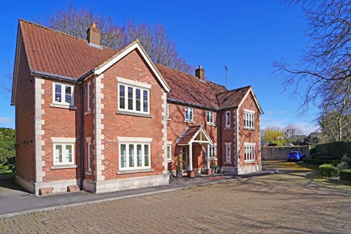 2 Bedroom Apartment For Sale In Squires Court, Oak Drive, Highworth, SN6