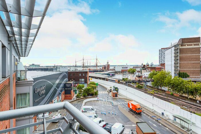 2 Bedroom Flat To Rent In The Roundhouse, Gunwharf Quays, PO1