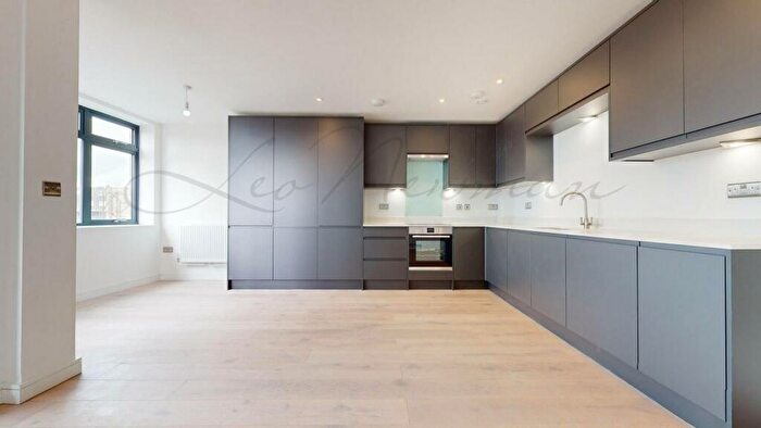 2 Bedroom Flat To Rent In Caroline Street, Limehouse, E1