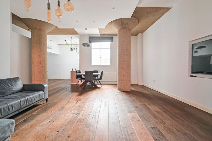 2 Bedroom Flat For Sale In Saffron Hill, Clerkenwell, London, EC1N