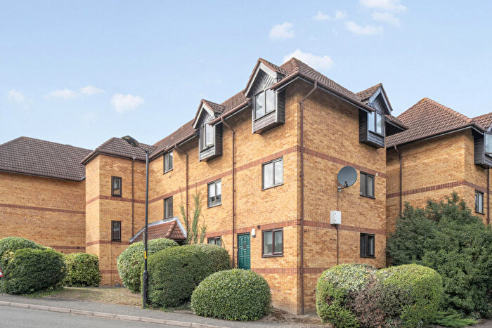1 Bedroom Apartment For Sale In Linwood Close, London, SE5